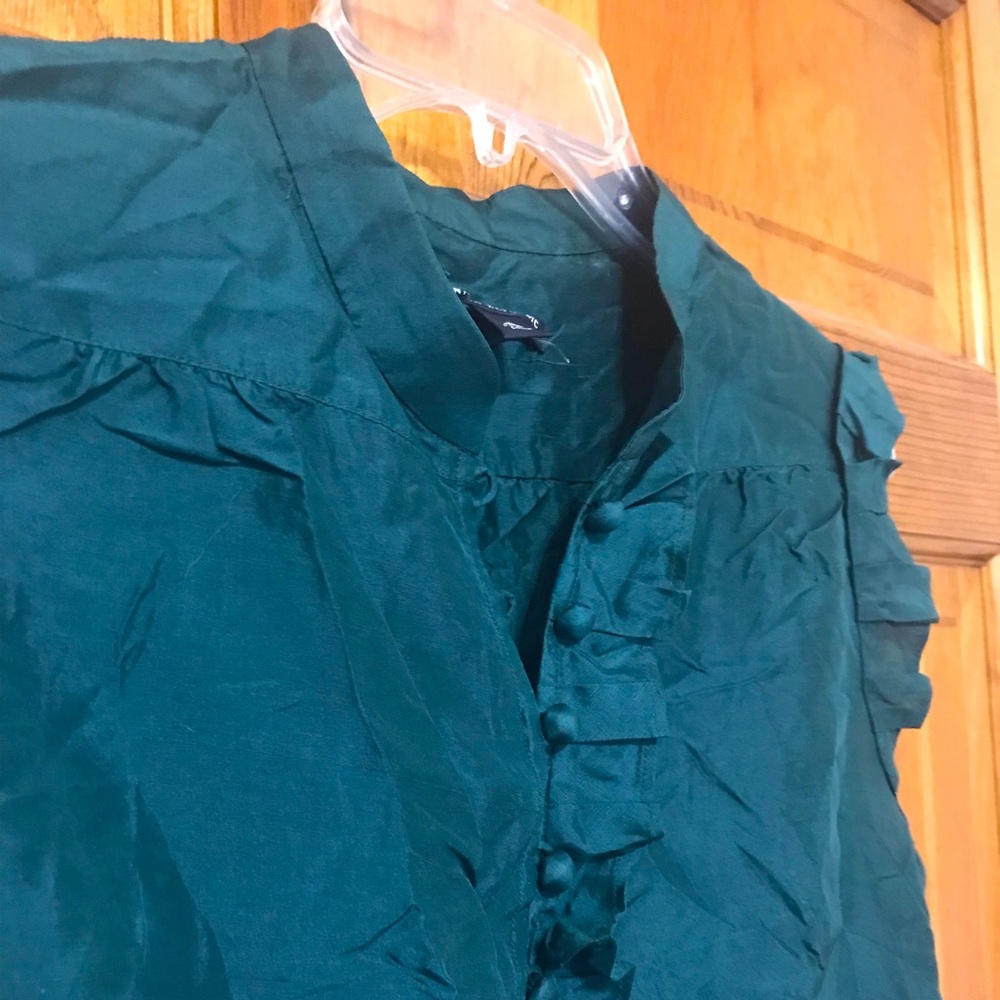 Deep Green silky Banana Republic blouse Size Medium